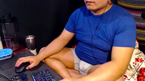 hornydude939393 online show from October 30, 1:41 am