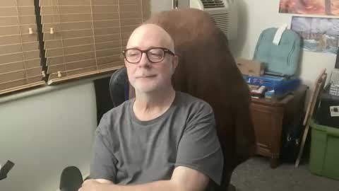 Snapshot of hornyeveryday24hours chatting on October 19, 12:26 am Brett online show from October 19, 12:26 am