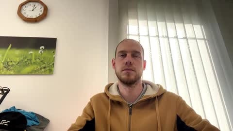 Snapshot of hornygaren chatting on February 27, 12:02 pm zorander online show from February 27, 12:02 pm