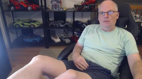 hornynthick70 online show from December 15, 4:40 am