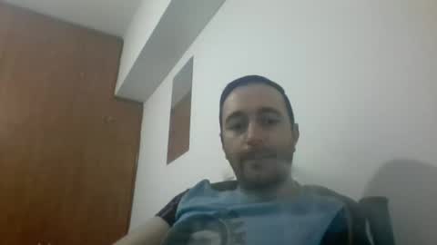Snapshot of hornysnake69 chatting on February 19, 1:40 am hornysnake69 online show from February 19, 1:40 am