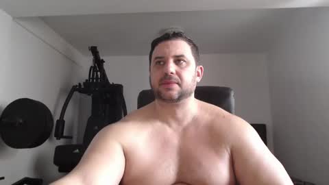 Snapshot of hot_stefano1 chatting on February 24, 5:32 am Stefano.. online show from February 24, 5:32 am