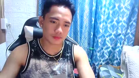 HOTASIANGUYX online show from February 25, 5:15 pm