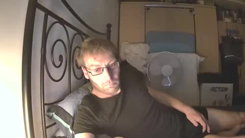 Snapshot of hotbilly_39 chatting on September 25, 8:52 pm hotbilly_39 online show from September 25, 8:52 pm