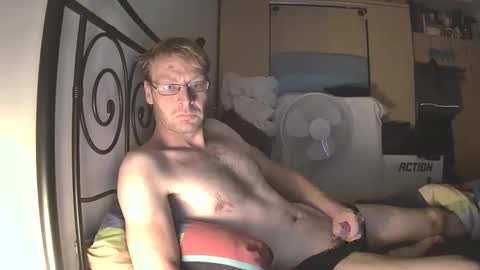 Snapshot of hotbilly_39 chatting on September 12, 11:05 pm hotbilly_39 online show from September 12, 11:05 pm
