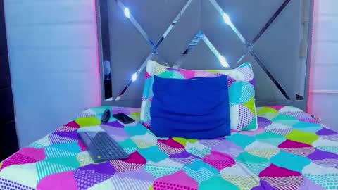 DANIEL AND KEVIN online show from November 18, 8:07 am