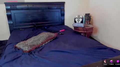 Yikes online show from November 10, 11:20 pm