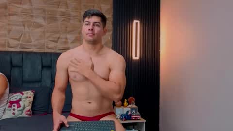 felipe  marcello online show from November 17, 2:42 pm