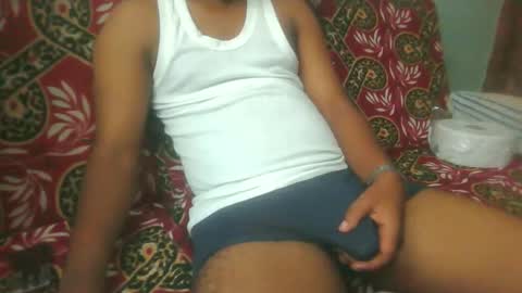 hotguyy001 online show from March 2, 6:14 am