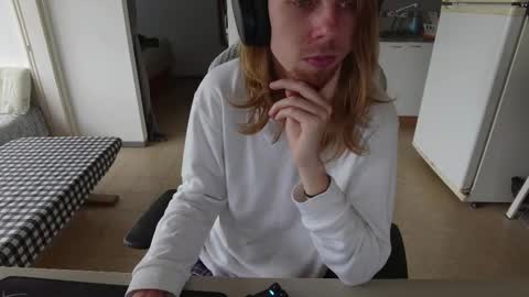 Hikikomori Alex online show from February 21, 10:50 am