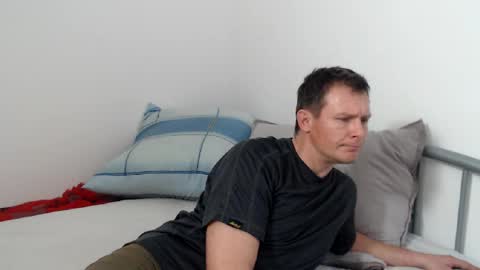 Robert online show from December 9, 8:55 am