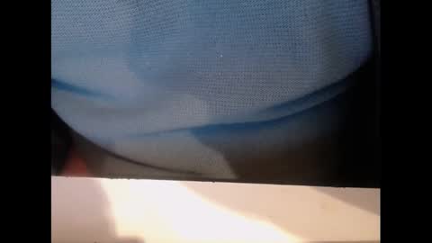 Snapshot of hotlux_54 chatting on January 6, 4:23 pm hotlux_54 online show from January 6, 4:23 pm