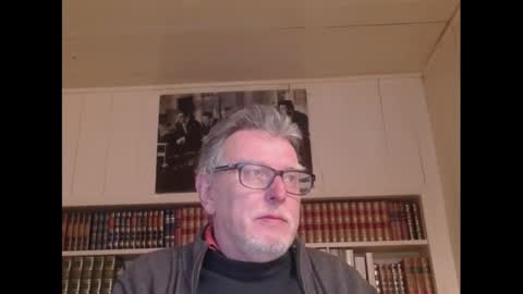 Snapshot of hotlux_54 chatting on February 15, 5:28 pm hotlux_54 online show from February 15, 5:28 pm