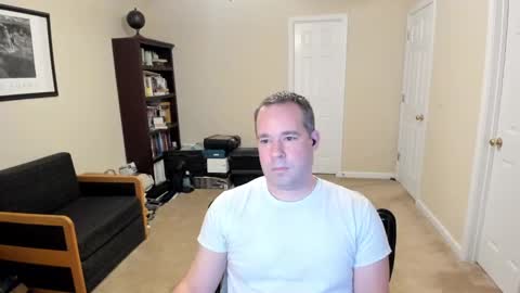 hotmale4u692000 online show from February 24, 4:16 am