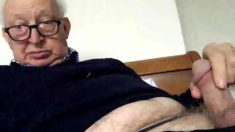 hotmuff99 online show from November 9, 4:00 pm