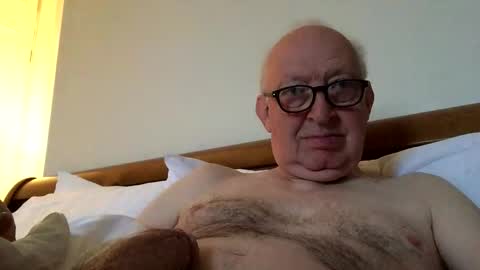 hotmuff99 online show from October 17, 8:07 am