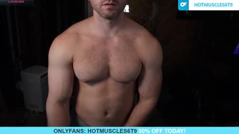 hotmuscles6t9 online show from October 10, 2:27 am