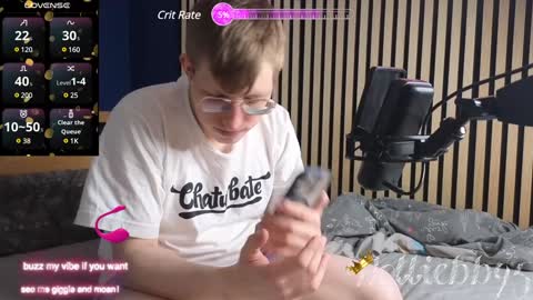 Snapshot of hottiebb95 chatting on January 28, 2:43 am Roberts stones online show from January 28, 2:43 am