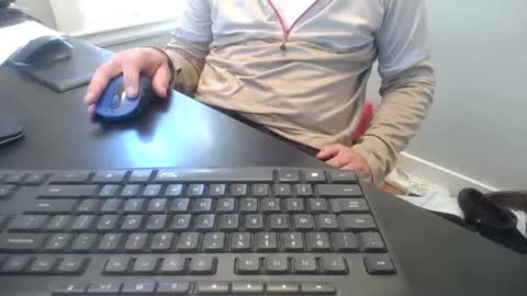 Snapshot of hoverday chatting on September 28, 5:44 pm hoverday online show from September 28, 5:44 pm