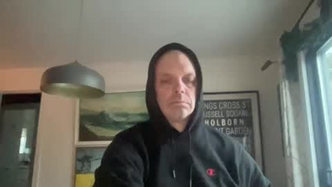 Snapshot of howlingatnothing chatting on December 15, 8:36 pm howlingatnothing online show from December 15, 8:36 pm