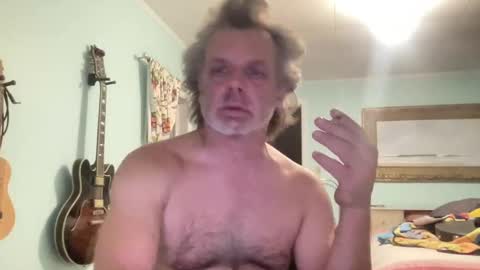 Snapshot of howlingatnothing chatting on September 30, 2:29 am howlingatnothing online show from September 30, 2:29 am