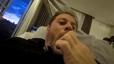 Henrique online show from April 13, 9:04 pm