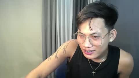 hugecockjames09 online show from September 22, 6:35 am