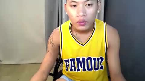 hugecockjames09 online show from September 14, 4:36 am