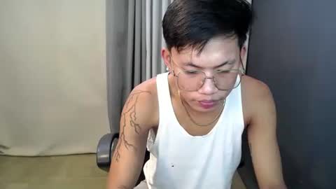 hugecockjames09 online show from September 9, 3:28 am