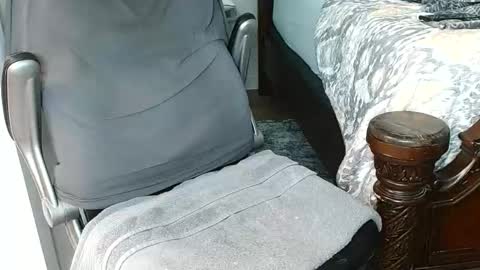 hung74u online show from November 21, 8:19 pm