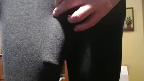 Big uncut cock dripping online show from February 4, 12:08 am