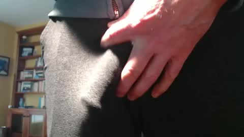 Big uncut cock dripping online show from February 16, 9:48 pm