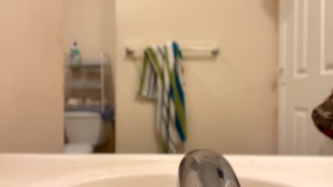 Snapshot of hungbwc99999 chatting on November 2, 2:38 am hungbwc99999 online show from November 2, 2:38 am