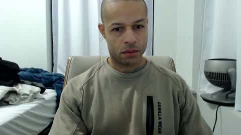 Snapshot of hungxpert chatting on February 20, 10:26 pm hungxpert online show from February 20, 10:26 pm