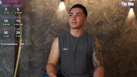 hunk_ryan online show from November 25, 3:47 pm