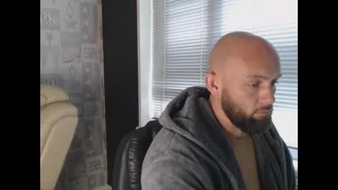 hunteralone online show from October 7, 2:21 pm