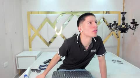 Snapshot of hunterheat_ chatting on September 13, 11:44 am hunterheat_ online show from September 13, 11:44 am