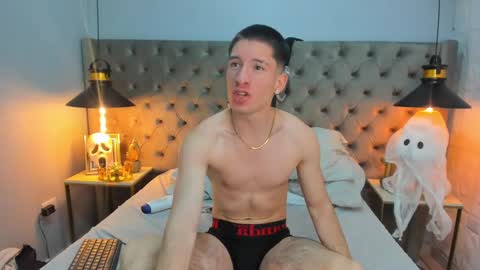 Snapshot of hunterheat_ chatting on October 4, 8:13 pm hunterheat_ online show from October 4, 8:13 pm