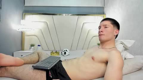 Snapshot of hunterheat_ chatting on September 25, 7:46 pm hunterheat_ online show from September 25, 7:46 pm