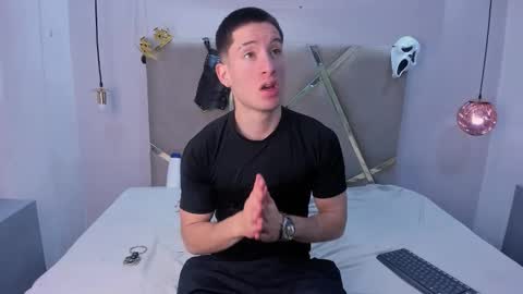 hunterheat_ online show from October 11, 12:20 pm