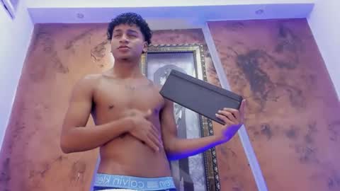 iaan_dalton_ online show from November 1, 12:09 pm