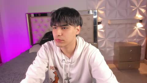iamjuanjoc online show from June 4, 3:23 am