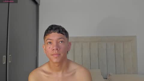 Juliiiiian online show from October 10, 11:59 am