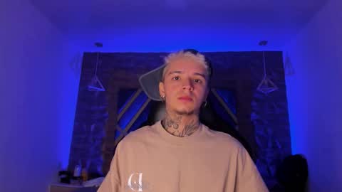 IAN CASTILLO online show from February 11, 11:37 am