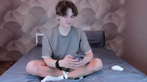 Ian Flor online show from April 28, 3:17 pm