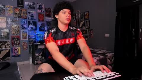 Snapshot of ian_versace chatting on February 2, 9:34 pm Andres online show from February 2, 9:34 pm