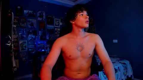 Snapshot of ian_versace chatting on February 24, 8:58 pm Andres online show from February 24, 8:58 pm