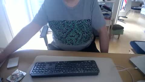 iandy12 online show from February 15, 8:02 am