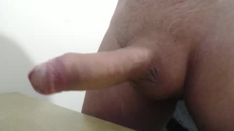 Snapshot of iannumberone chatting on October 5, 6:06 am iannumberone online show from October 5, 6:06 am