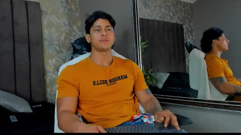 Ian White online show from October 5, 10:25 pm